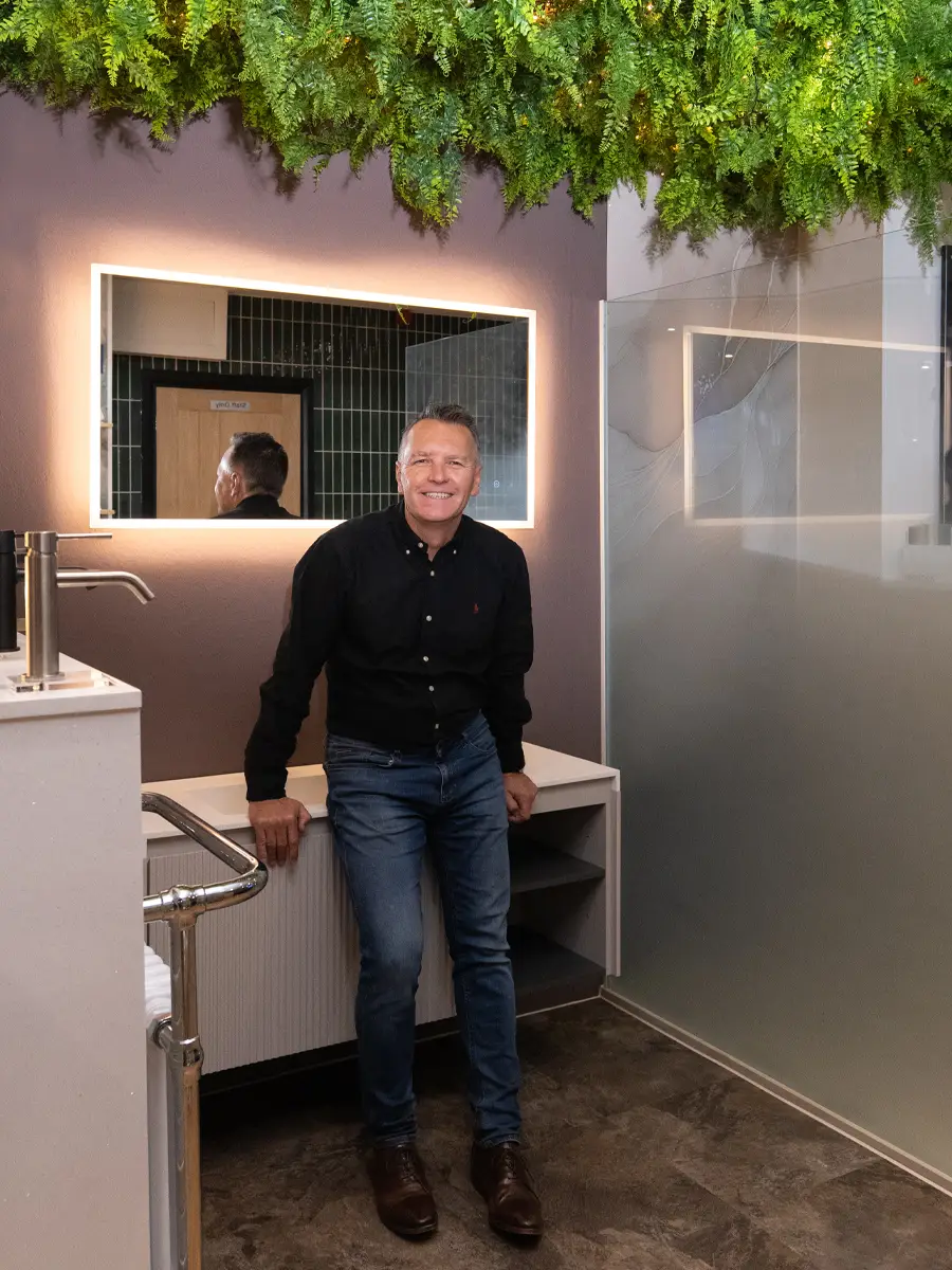 Page-Images-Team-900-x-1200-Martyn