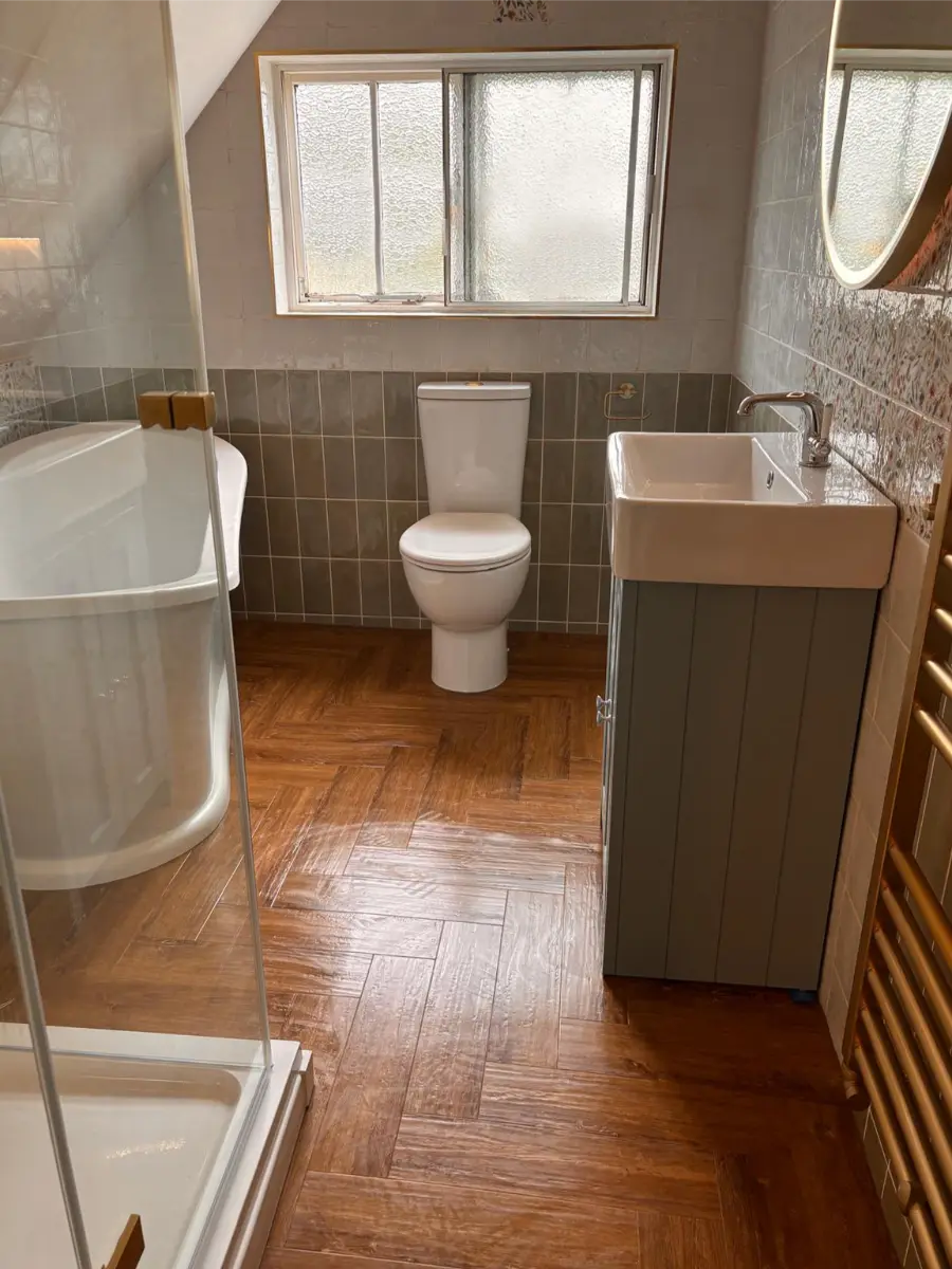 Workfolio-Cottage-Luxury-Bathroom1-900-x-1200