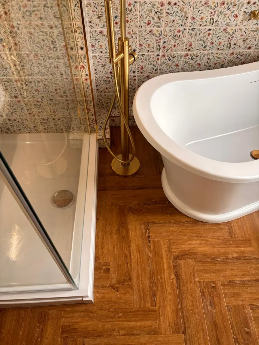 Workfolio-Cottage-Luxury-Bathroom4-900-x-1200
