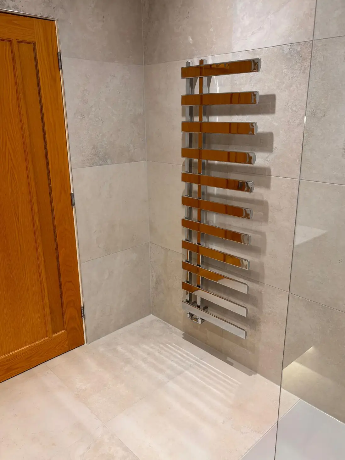 Workfolio-Modern-Large-Tiled-Bathroom-7