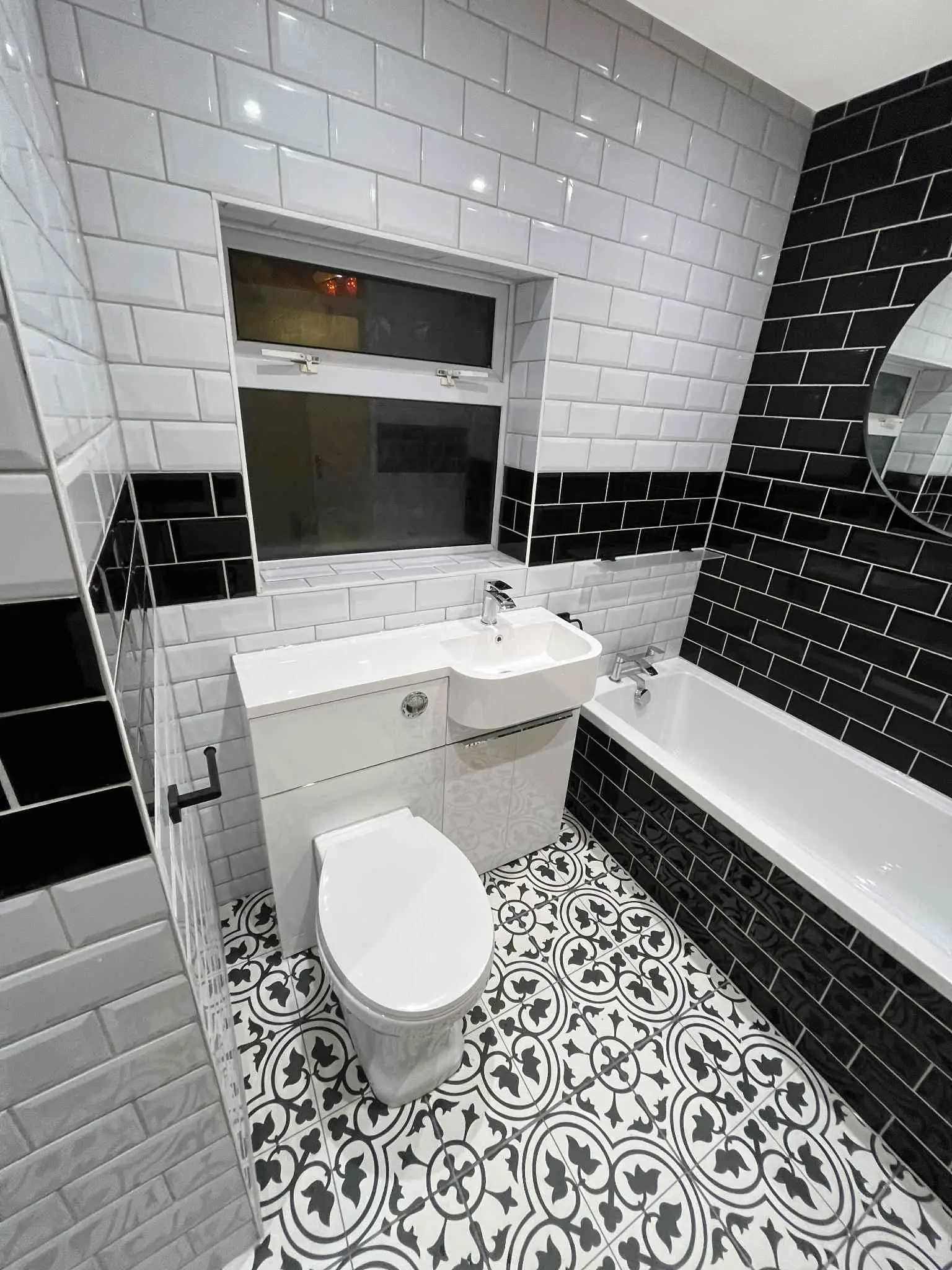 Workfolio-Modern-Metro-Tiled-Bathroom-4